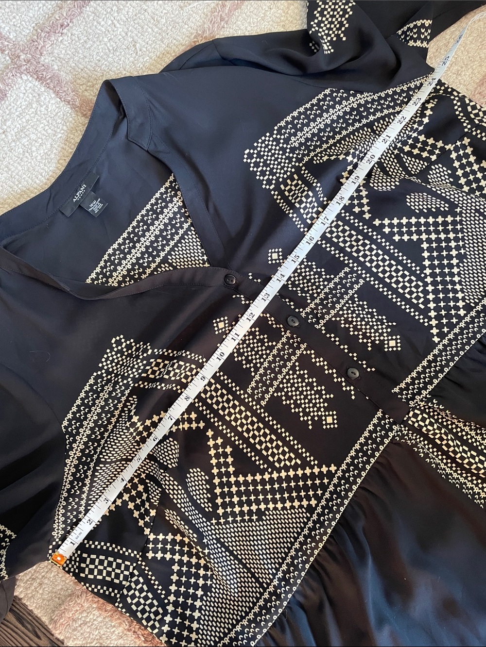 Alfani Black Tunic with Cream Geometric Print V Neck Long Sleeves Semi Sheer 16W - Picture 7 of 8